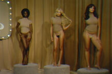 Kim Kardashian lança linha de cuecas com pelos púbicos da SKIMS