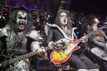 O guitarrista Ace Frehley, membro fundador dos Kiss, faleceu aos 74 anos