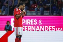 Benfica a vencer por 1-0 com golo de Pavlidis na Taça de Portugal