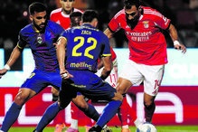 Benfica em contrarrelógio para ter Pavlidis apto para o Ajax