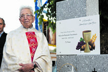 Dupla detida pela GNR suspeita de roubar padre mais antigo do mundo