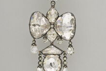 Saque no Louvre: tiara da imperatriz Eugénia e outras jóias valiosas roubadas