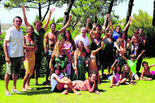 Balsemão e a mulher ‘Tita’, com os filhos e netos no verão 