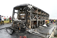 Índia: Passageiros morrem em incêndio de autocarro após colisão perto de Kurnool