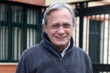 Carlos Cruz demonstra o amor pelas filhas com uma tatuagem de três corações