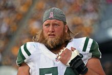 Nick Mangold, antigo jogador dos New York Jets, faleceu aos 41 anos devido a complicações renais