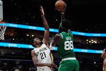 Neemias Queta marca seis pontos na vitória dos Celtics contra Pelicans, em Nova Orleães