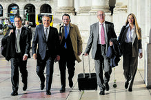 O empresário José Veiga (2.º a contar da esquerda) está acusado de entregar elevadas quantias a Rui Rangel