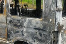 Carrinha foi encontrada queimada