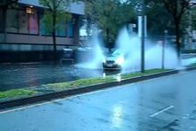 Chuva intensa já alagou várias estradas no Porto. VCI está cortada no sentido sul-norte