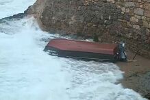 Embarcação afunda em Cascais e faz dois feridos ligeiros