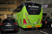 Autocarro desgovernado abalroa vários carros em Bragança