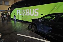 Autocarro desgovernado abalroa vários carros em Bragança