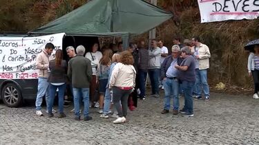 Mais de 300 trabalhadores vivem em dificuldades após serem despedidos e há quem confesse que já passou fome