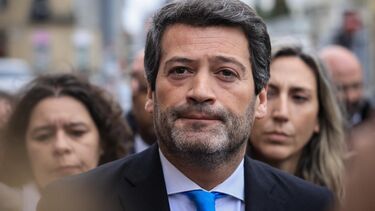 Embaixada do Bangladesh pede explicações sobre cartazes do Chega