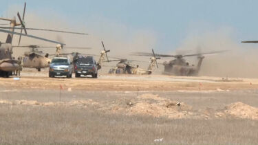 Helicópteros com reféns libertados partem de Re’im rumo a hospitais no centro de Israel 