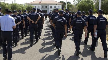 Só 58 alunos compareceram ao início do curso de guardas prisionais