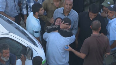 Emoção no momento em que palestinianos se reencontram na Faixa de Gaza  