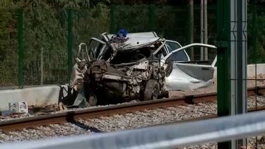 Homem que morreu em abalroamento de carro por comboio em Torres Vedras avançou apesar de cancela estar fechada