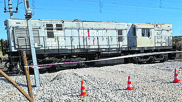 Jovem eletrocutado a explorar locomotiva na Linha do Oeste