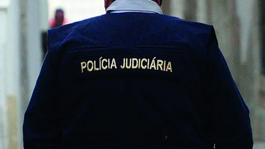 Homem enterra a mãe no quintal da casa onde viviam na Póvoa do Lanhoso e confessa ao irmão
