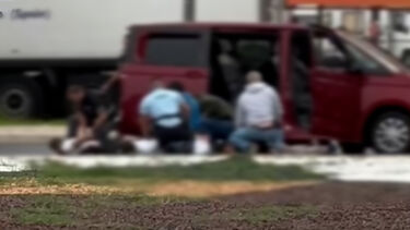 Vídeo mostra ocupantes da carrinha que fugia às autoridades na Costa da Caparica a serem algemados