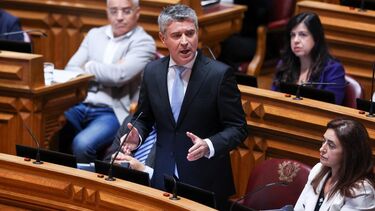 Líder do PS diz que Governo errou ao retirar verbas do PRR destinadas a unidades de saúde