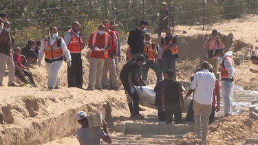 41 corpos de palestinianos enterrados em Gaza 