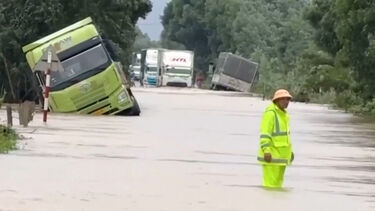 Pelo menos 10 mortos devido a inundações no Vietname 