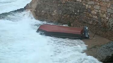 Embarcação afunda em Cascais e faz dois feridos ligeiros
