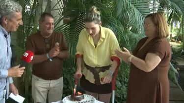 “É um dia de cada vez”: Marta, a menina-milagre que vive com duas balas na cabeça, fez 32 anos