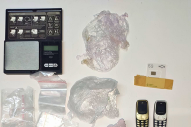 Droga e material relacionados com o tráfico apreendidos pela PSP