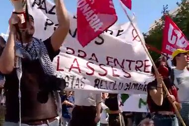 Jovem eletrocutado ao subir para comboio durante protesto pró-Palestina está em coma induzido  