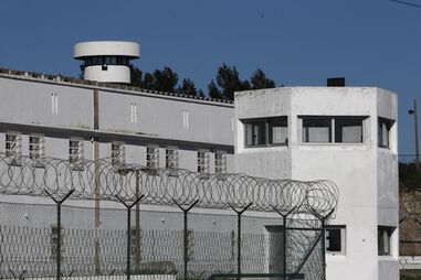 Motorista de TVDE ameaçada para fazer entrar droga na prisão de Caxias