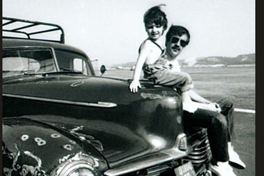 Rui Veloso recria capa de 'Ar de Rock' no Porto, 45 anos depois, com Bruno Salgado