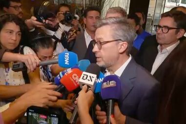 Carlos Moedas chega à sede de campanha