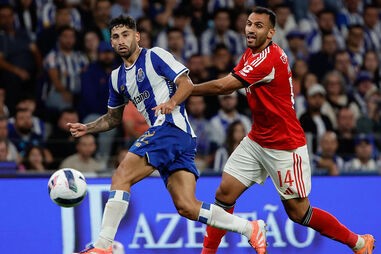 Benfica queixa-se de agressão de Alan Varela a Pavlidis no clássico com o FC Porto
