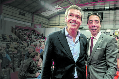 João Noronha Lopes e Rui Costa são candidatos à segunda volta das eleições no Benfica, marcadas para 8 de novembro.