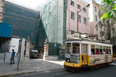Agente da PSP salvou a vida de um homem à porta da esquadra da Rua da Palma, Lisboa