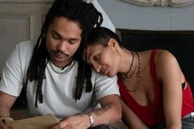 Festival arranca com a exibição do filme 'Mother Father Sister Brother', vencedora do Leão de Ouro em Veneza