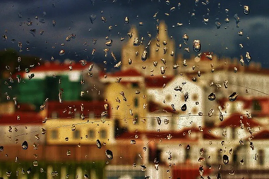Previsão de chuva forte no Minho e Douro Litoral