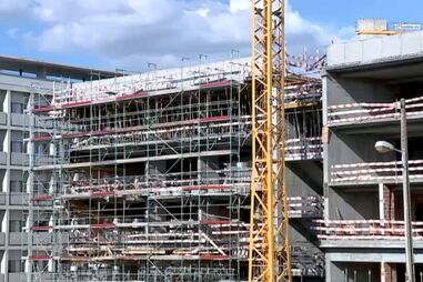 Empreitadas juntam trabalhadores legais e ilegais, refere sindicato