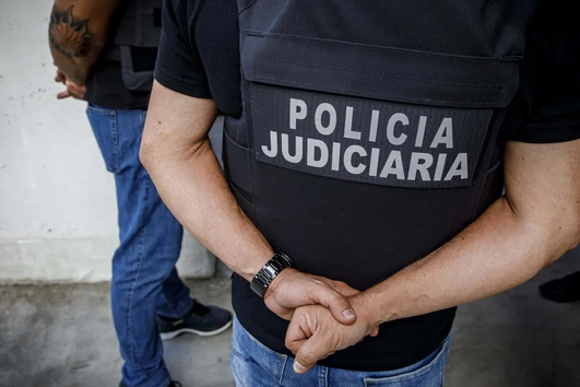 Mulher está indiciada de pelo menos um crime de incêndio urbano