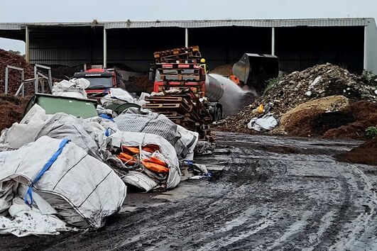 Incêndio deflagra em fábrica de biomassa na Figueira da Foz