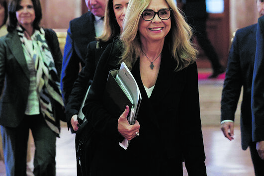 Ana Paula Martins à entrada para a audição no âmbito da apreciação na especialidade da proposta de Orçamento do Estado