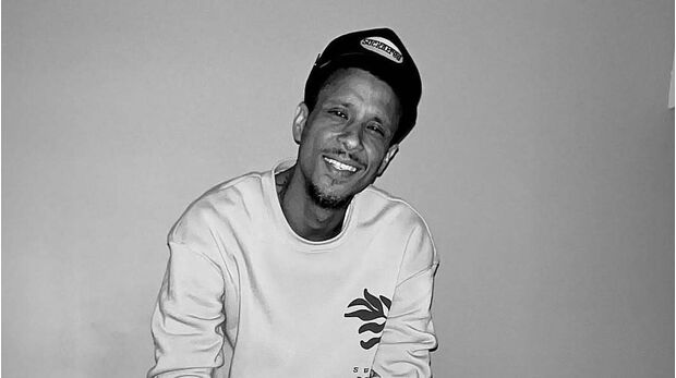 Ator de série americana dos anos 90 morre aos 42 anos