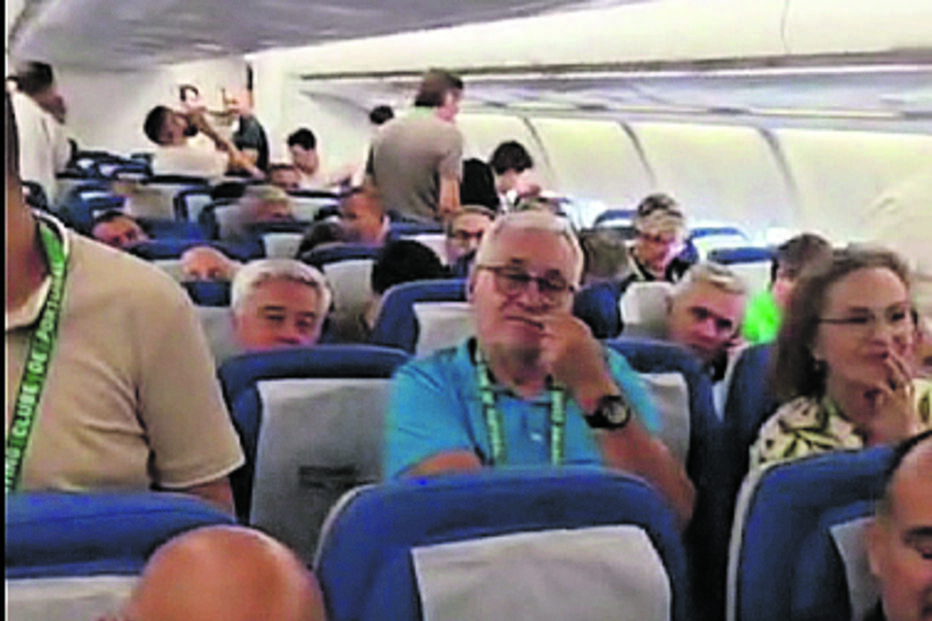  Jogadores e restante comitiva leonina passaram quatro horas e meia fechados dentro do avião