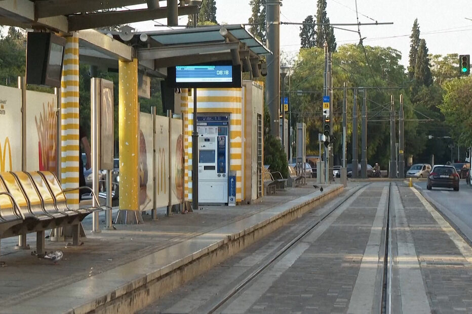 Dia de greve geral na Grécia afeta transportes públicos