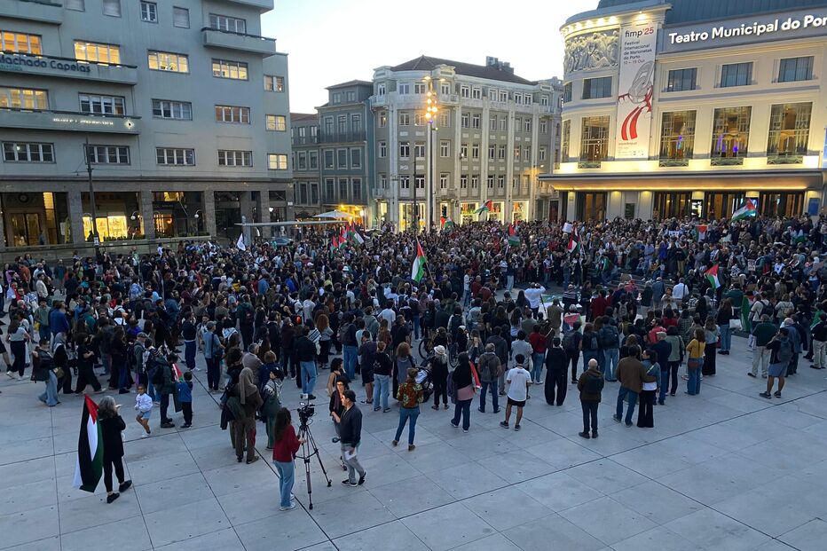 Manifestação no Porto em apoio à Palestina