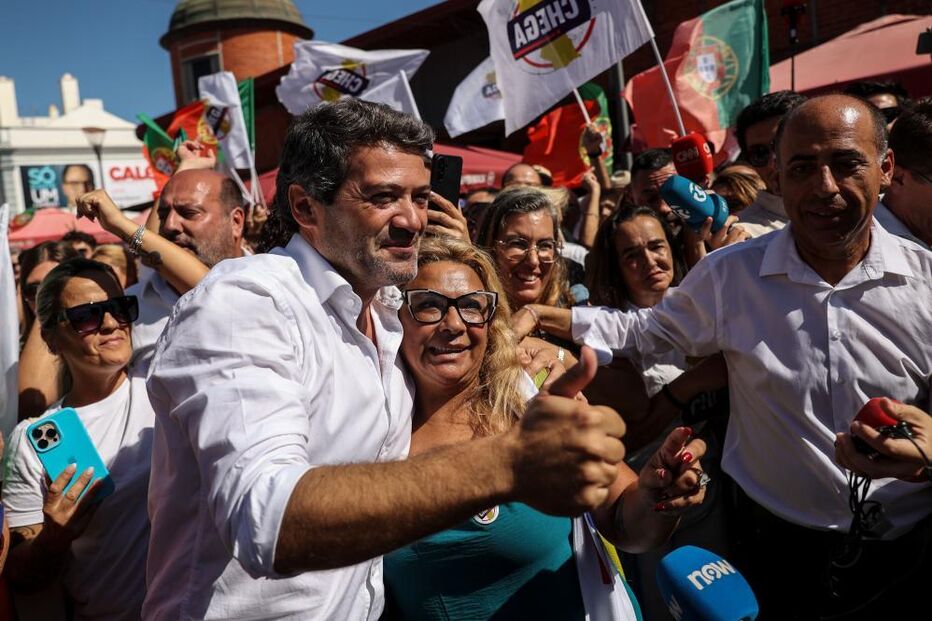 André Ventura, líder do Chega, em Olhão, Algarve, promete redistribuir casas do Estado